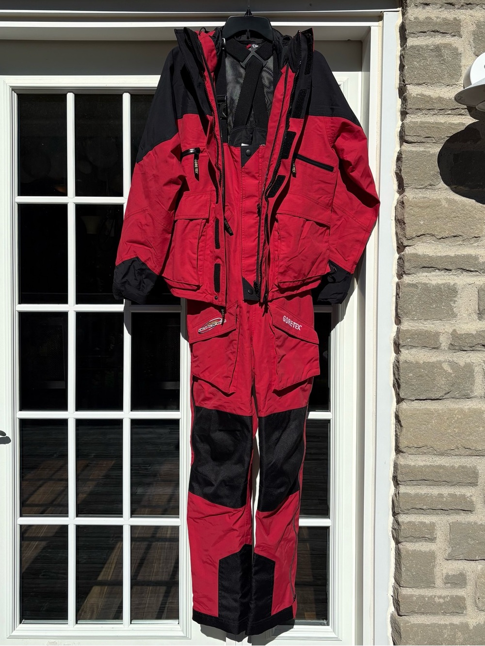 Bass Pro Shops Pro Qualifier Gortex Rain Jacket and Bib Set